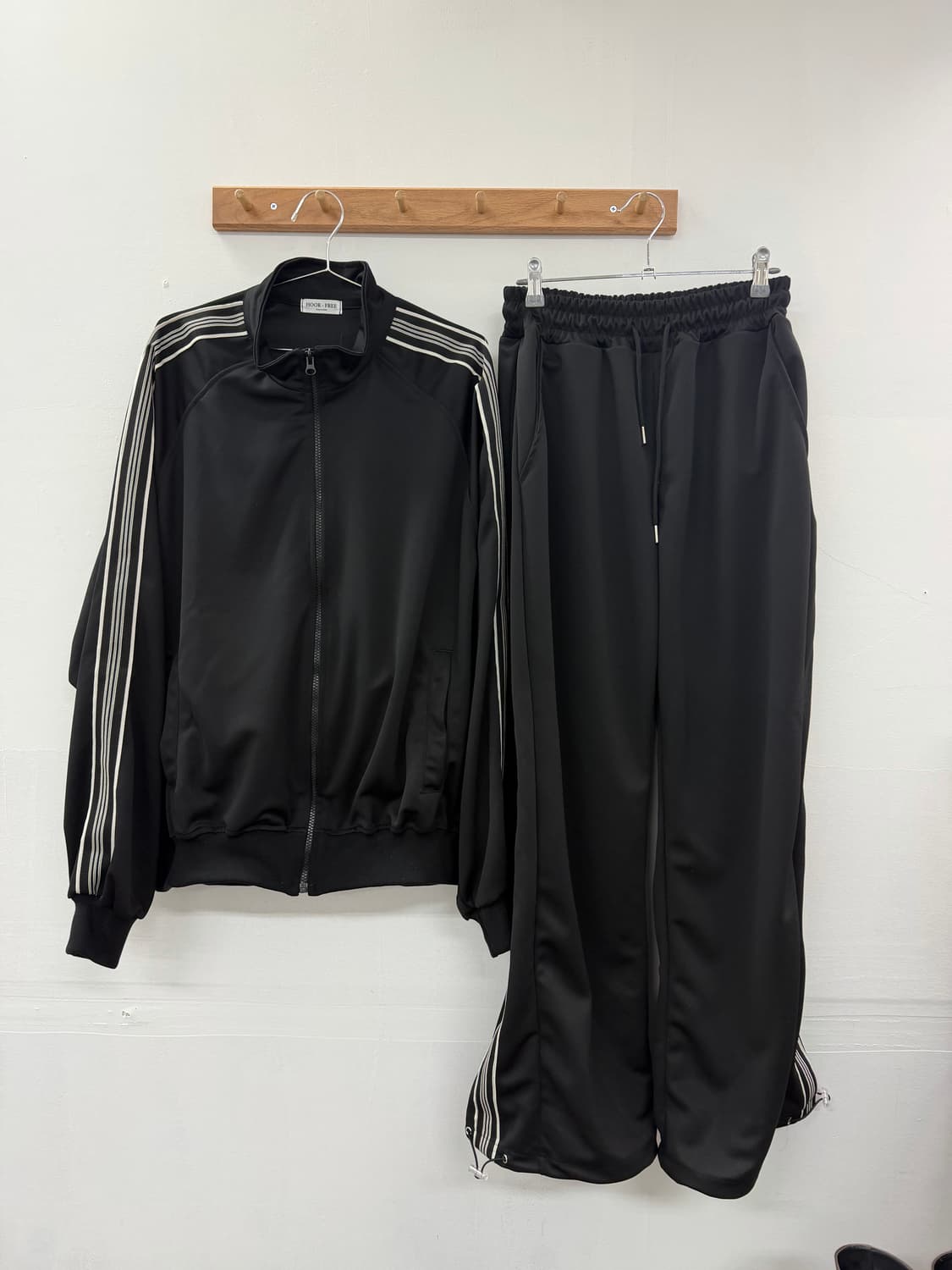 HOOR 브랜드 트랙셋업 상품이미지1