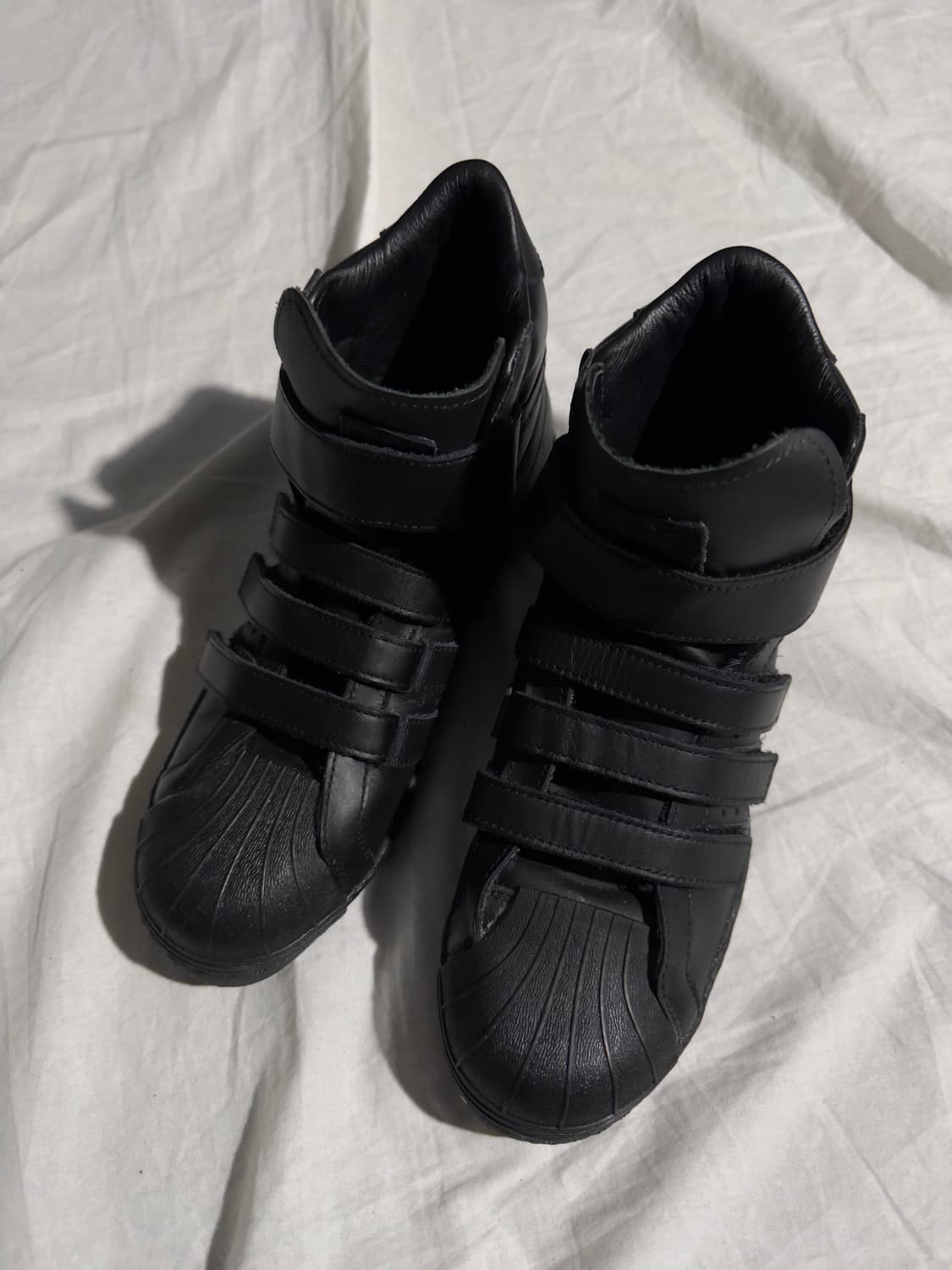 준지 x 아디다스 4스트랩 하이탑 스니커즈 상품이미지2