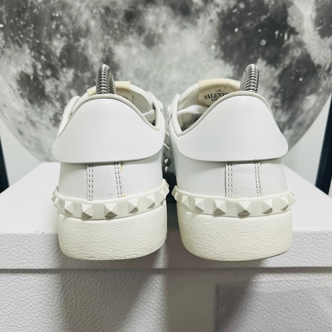 정품 36.5) 발렌티노 화이트 락스터드 스니커즈 235~240 상품이미지4