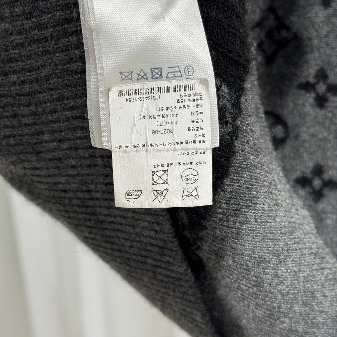 (S) 루이비통 모노그램 하프앤하프 캐시미어 니트 상품이미지5