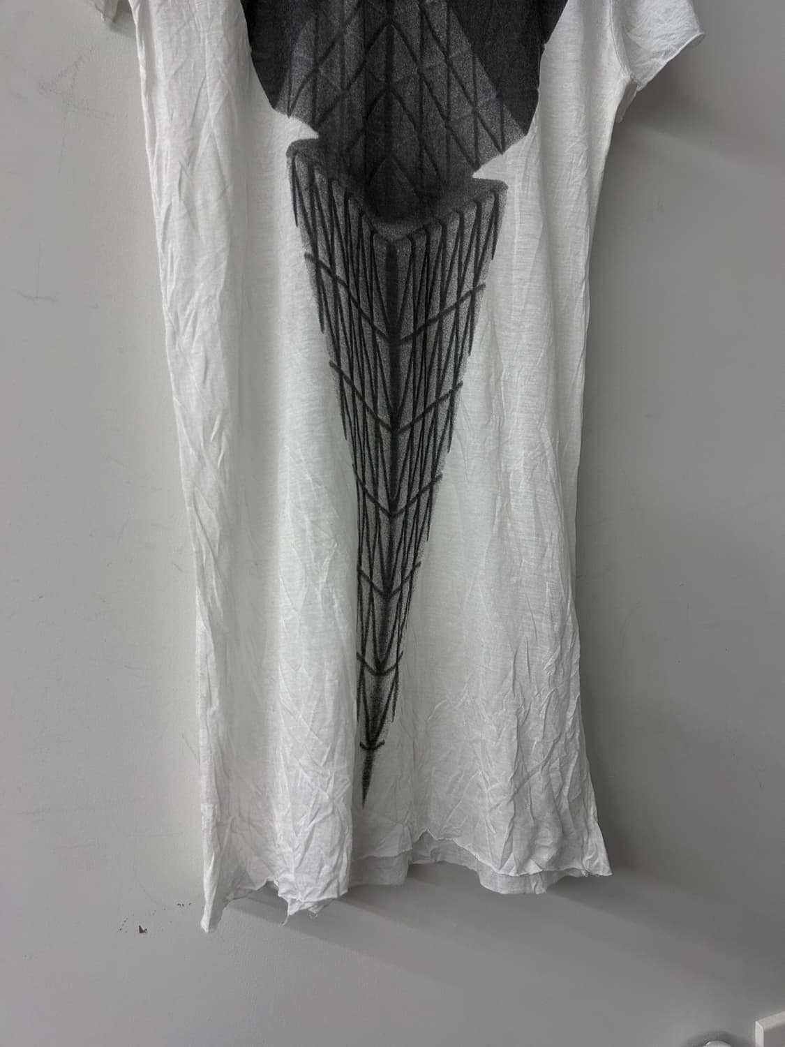 가레스 퓨 컷 아웃 그래픽 반팔 상품이미지3