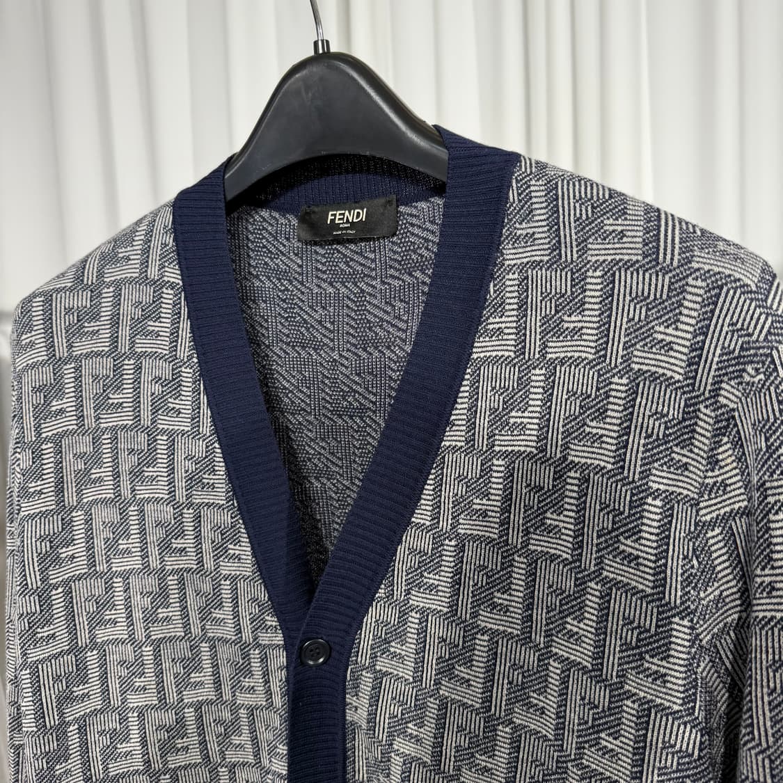 [정품] 펜디 FF 모티브 모노그램 가디건 52사이즈 상품이미지3