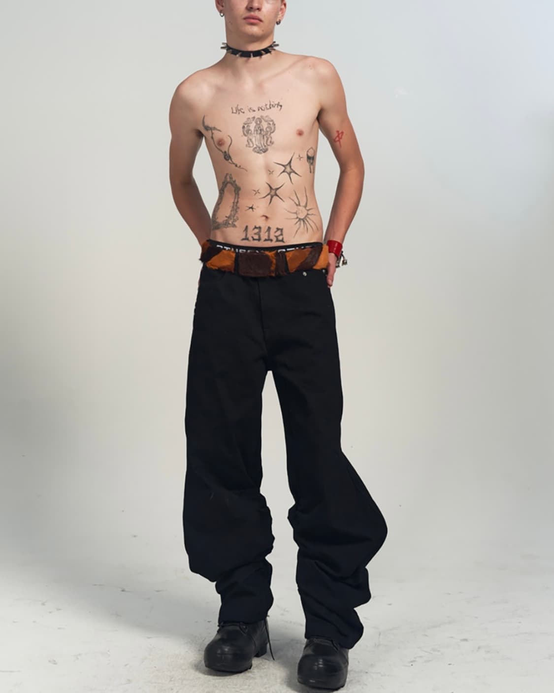 비엑세스 Embroidered Baggy Denim Pants 상품이미지2