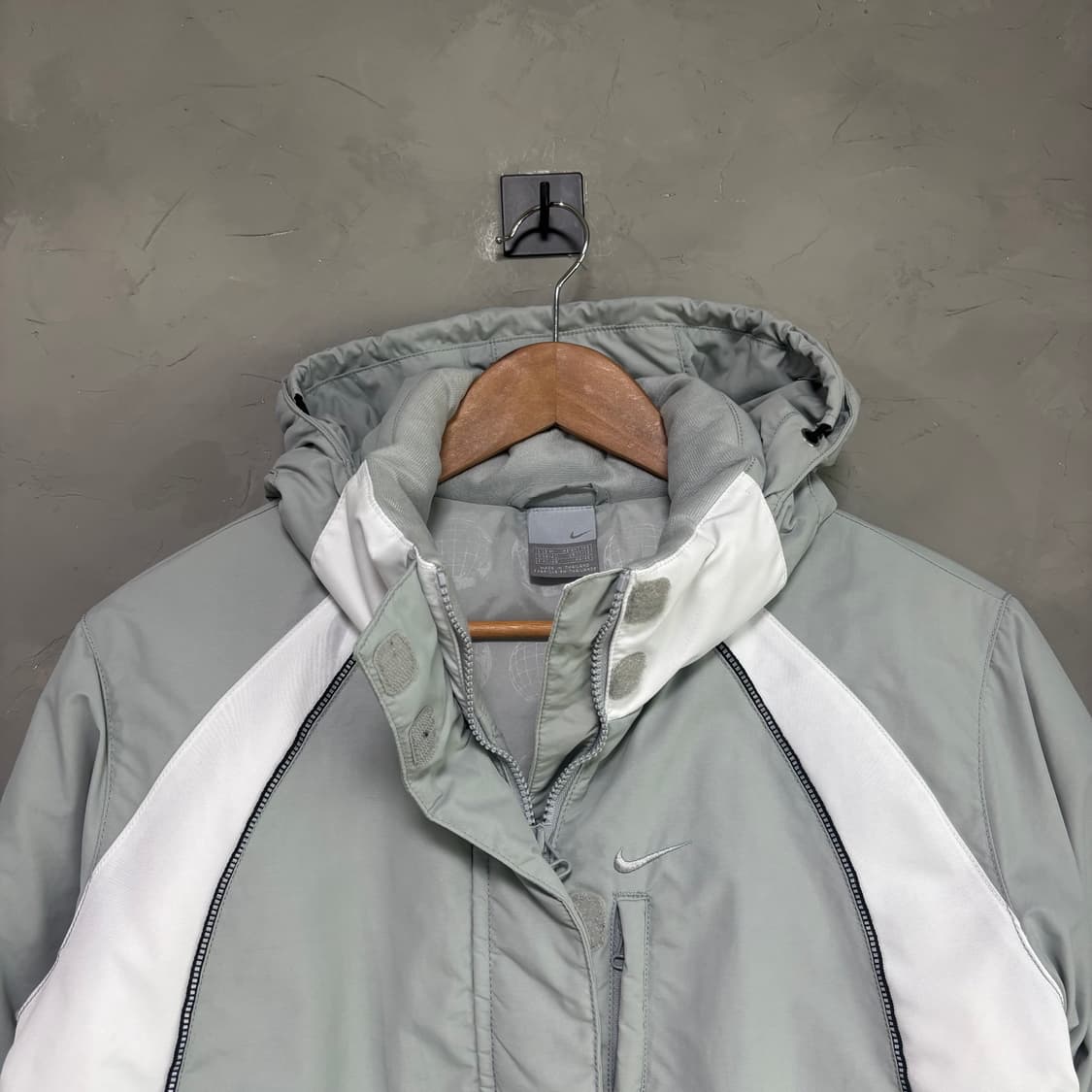 나이키 스우시 경량패딩 화이트 그레이 상품이미지2