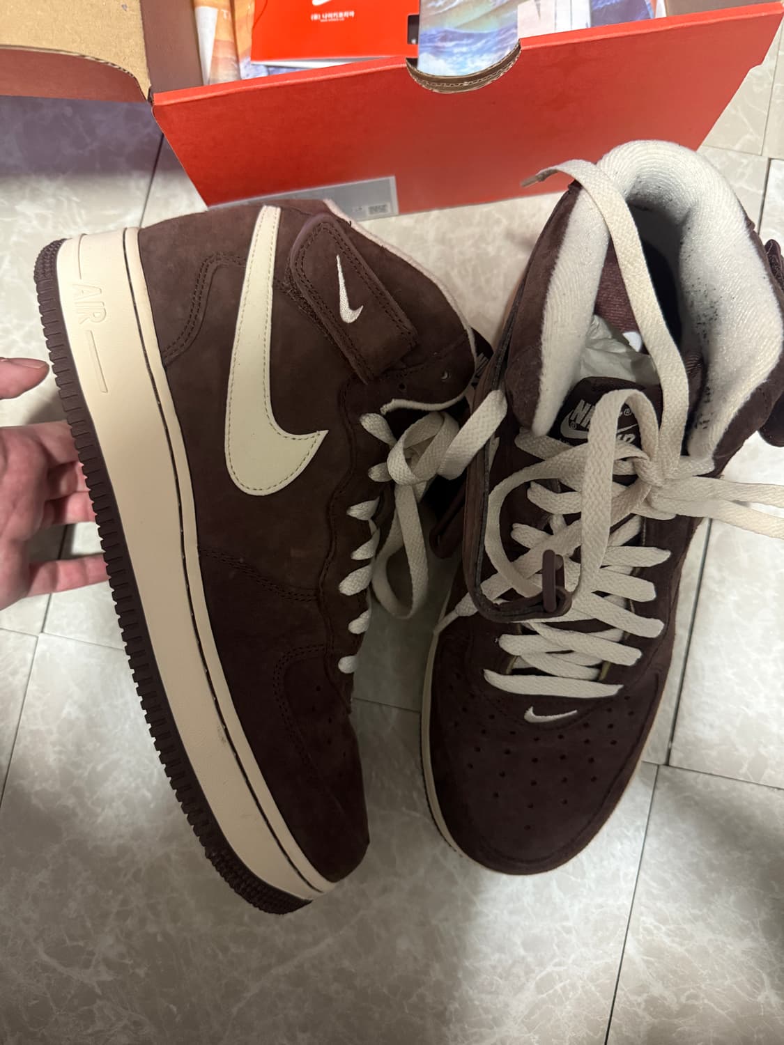 270사이즈 나이키 에어포스1 미드 초콜릿 상품이미지1