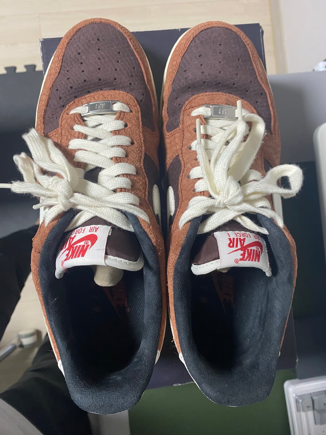 나이키 에어포스1  로우 프리미엄 레드바크 265 상품이미지3