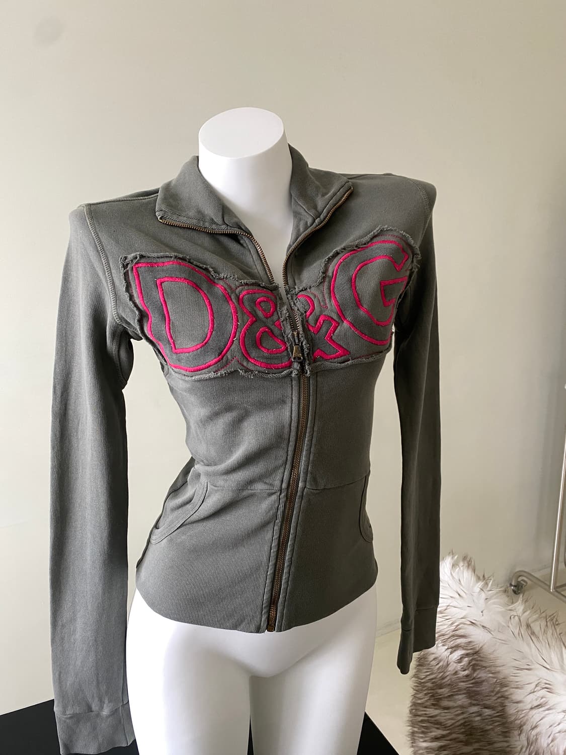 돌체앤가바나 하이넥 집업 상품이미지3