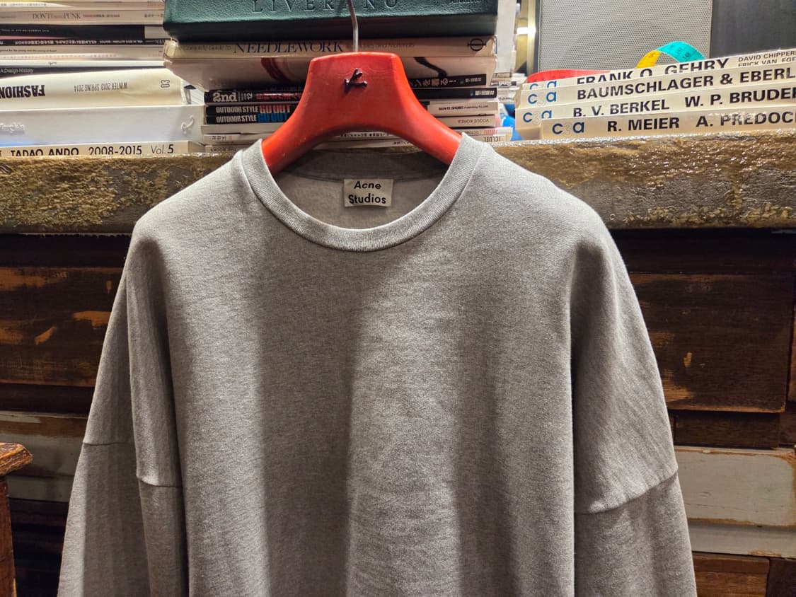 아크네 스웻 상품이미지7