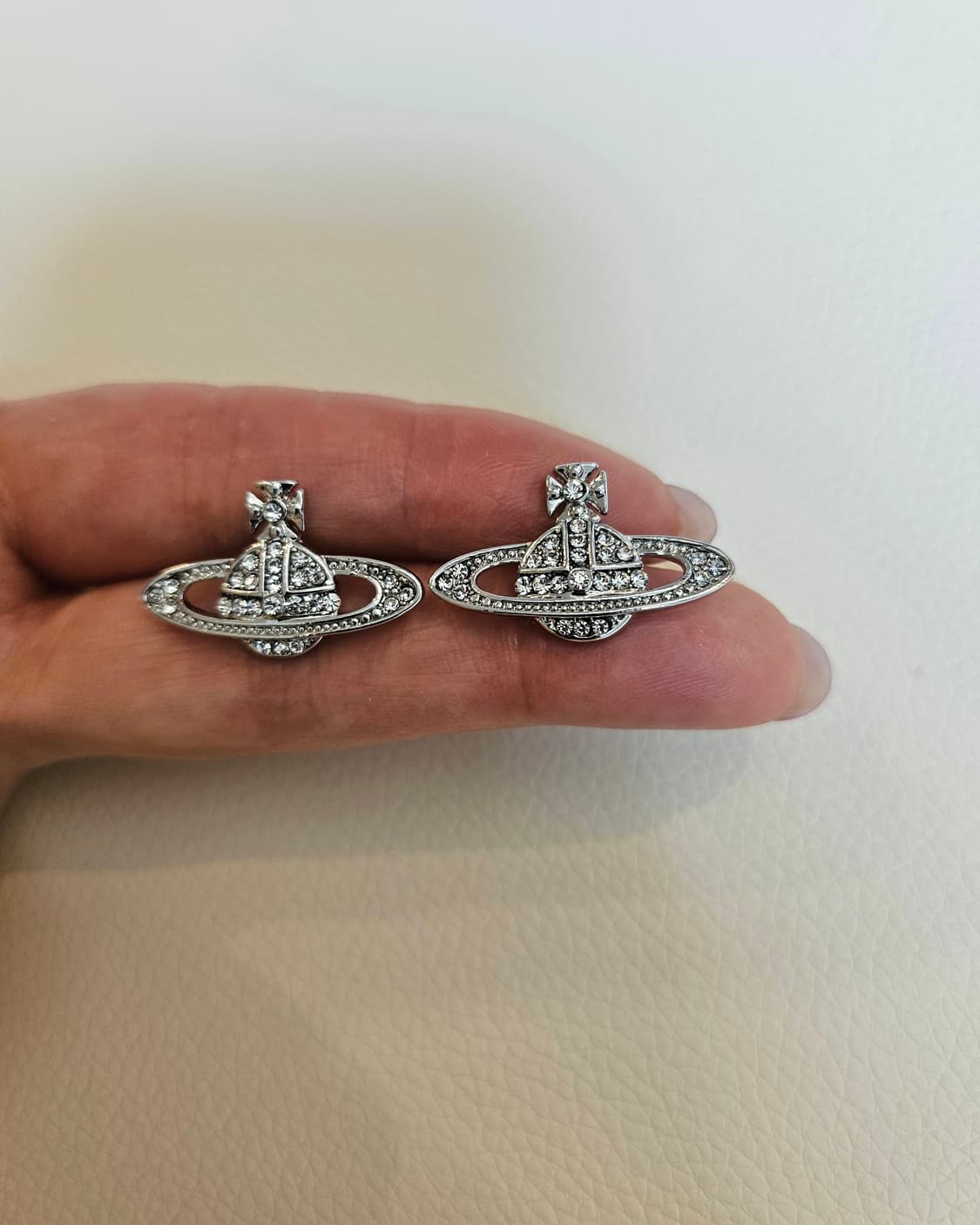 비비안웨스트우드 업사이클링 큐빅  귀걸이 상품이미지6