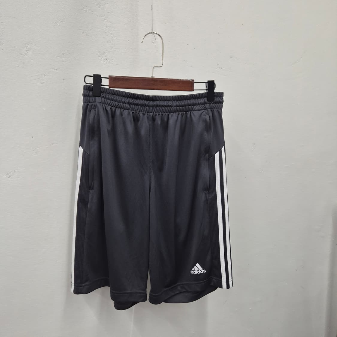  아디다스 반바지 S 상품이미지1