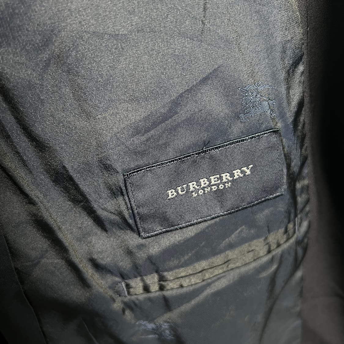 버버리 블랙 울 캐시미어 금장 싱글 블레이저  상품이미지3