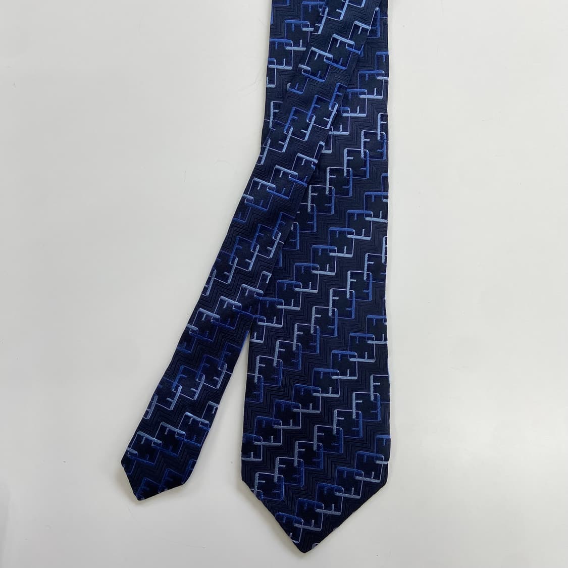 펜디(FENDI) 모노그램 명품 정품 넥타이 상품이미지1