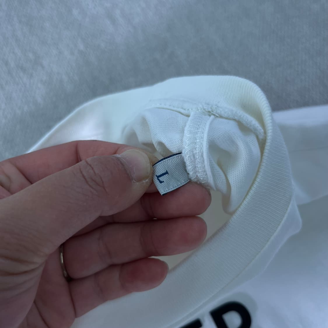 100 몽클레어 로고패치 라운드넥 반팔 티셔츠 상품이미지4