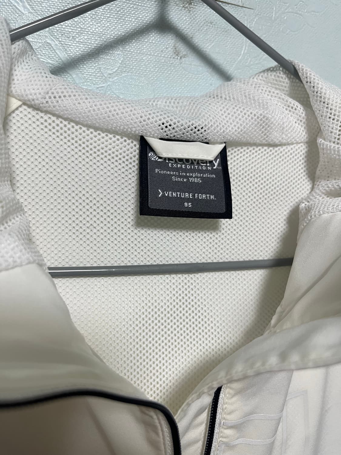 디스커버리 아이보리 바람막이 후드 자켓 상품이미지6