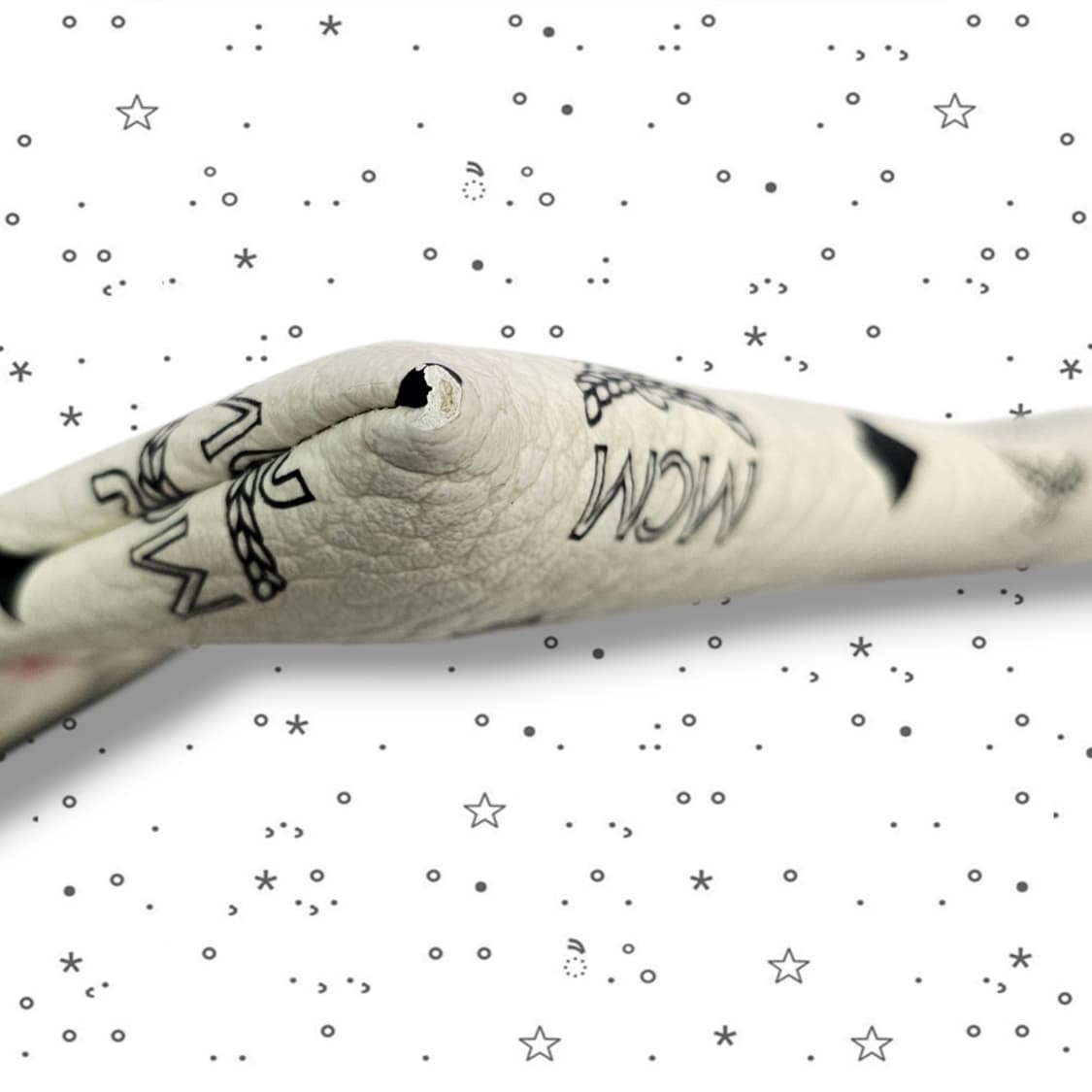 MCM X VOUGE 엠씨엠 보그 40주년 레드 키스 클러치백 상품이미지6