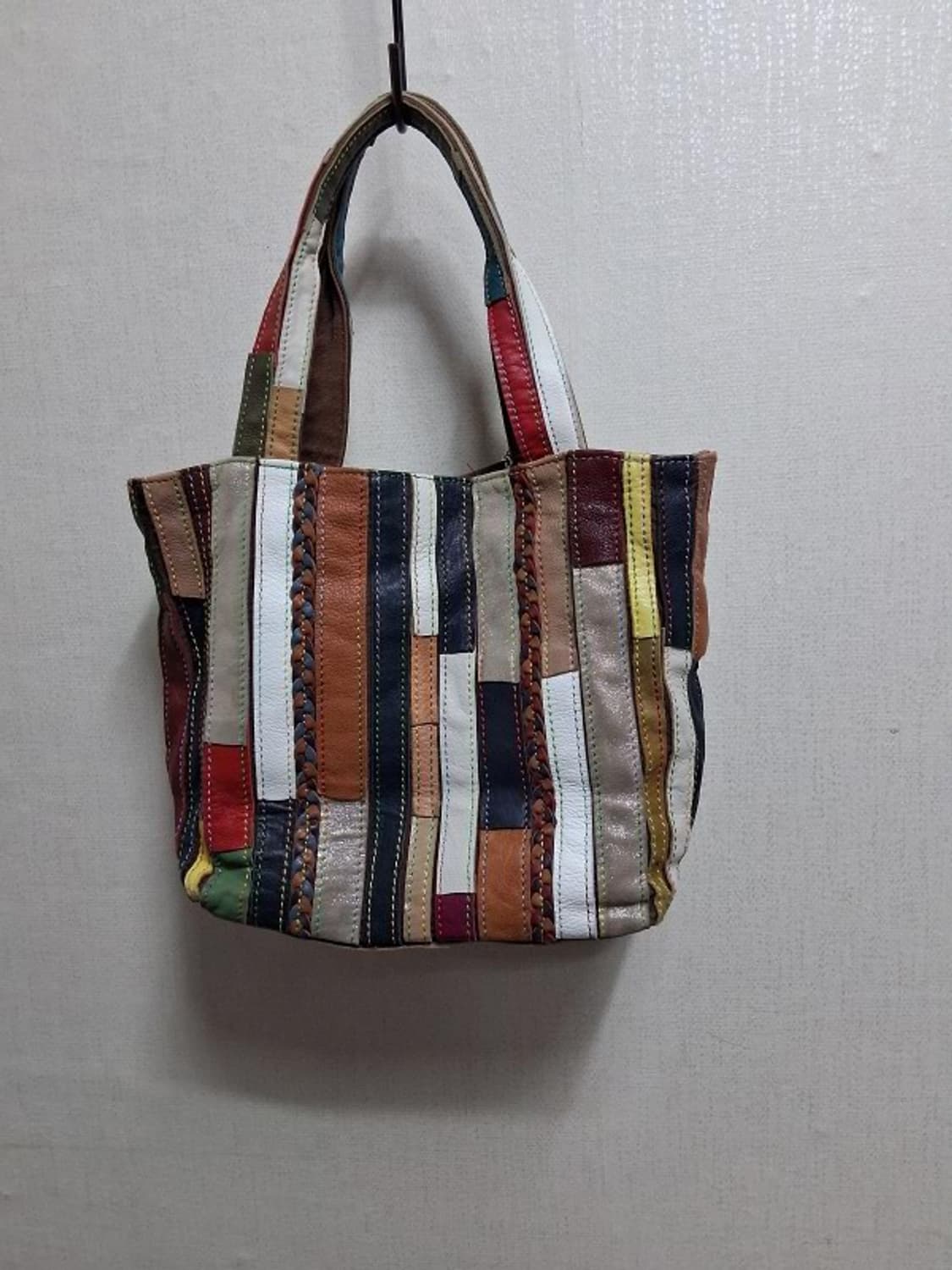 일본빈티지 색동칼라플 가죽패치워크 작은 숄더백 
일본빈티지 일본산
소재  상품이미지1