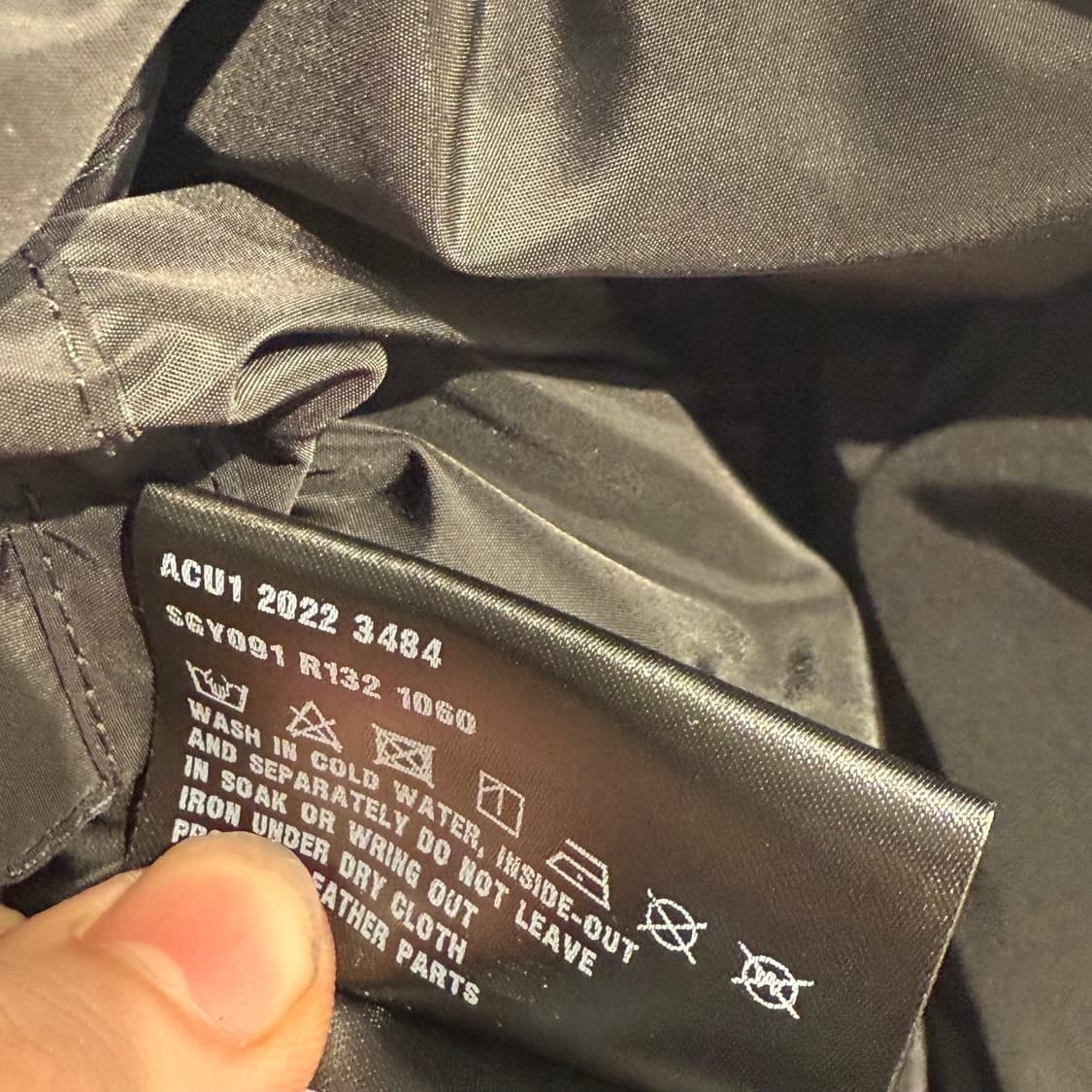 (110) 프라다 삼각로고 리나일론 패딩 상품이미지7