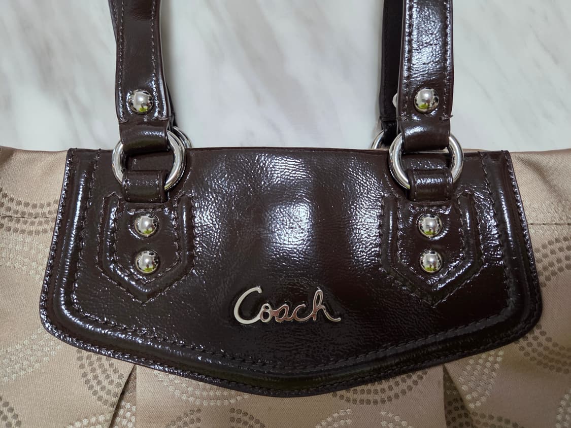 코치 정품 애슐리 닷티드 옵 아트 캐리올 숄더백 상품이미지8