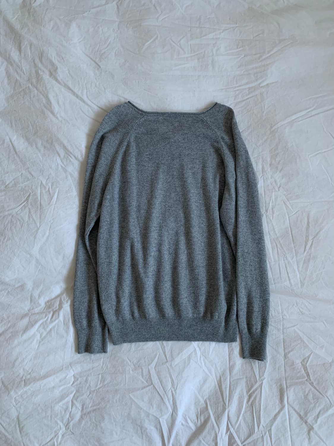 그레이 브이넥 니트 상품이미지4