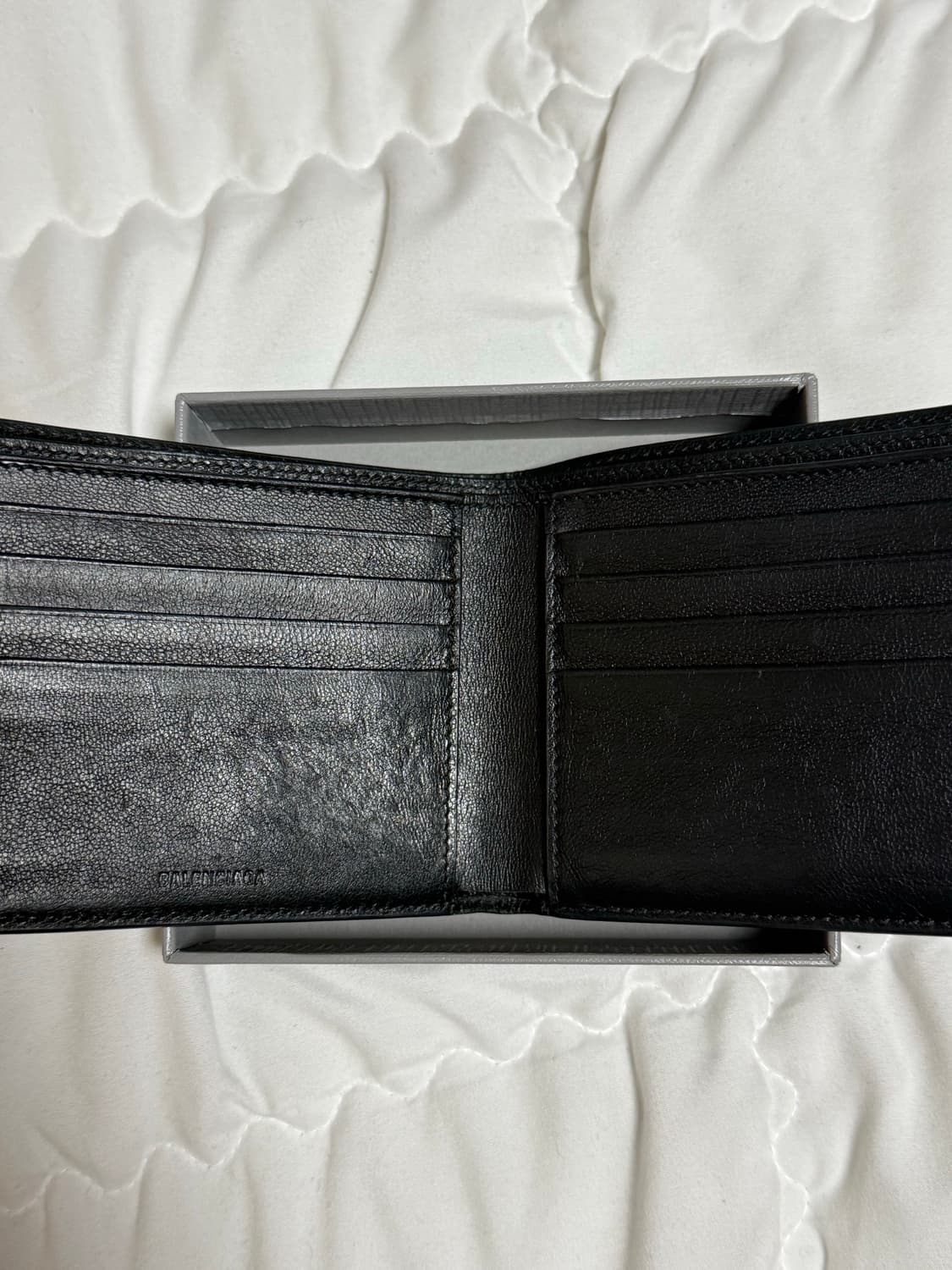 발렌시아가 카프스킨 반지갑 상품이미지3