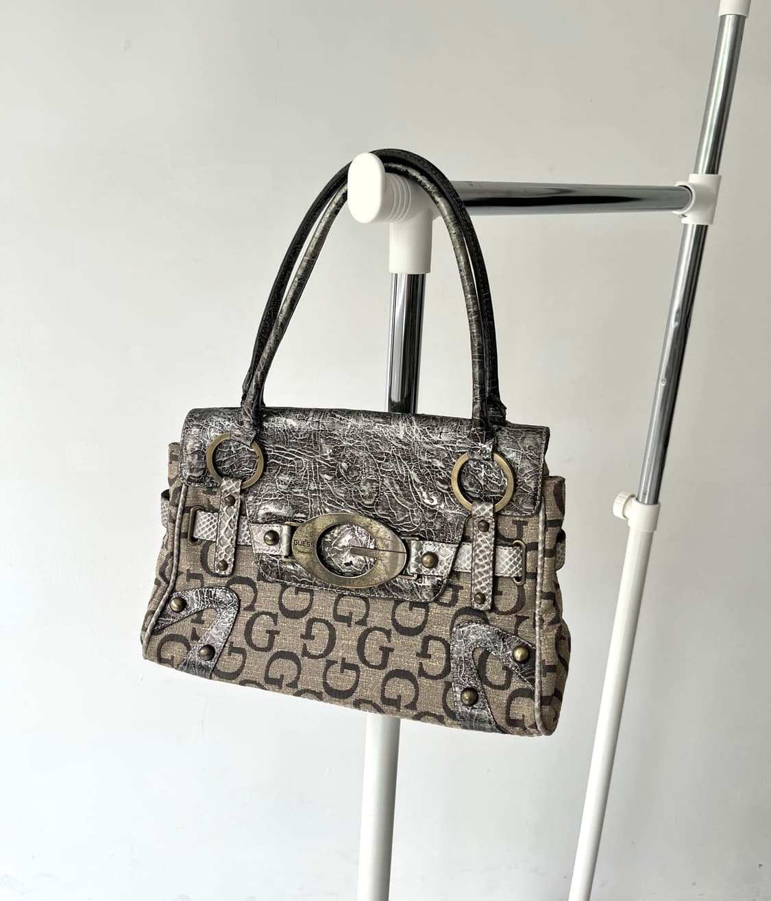 Guess 00s metalic square bag 상품이미지5