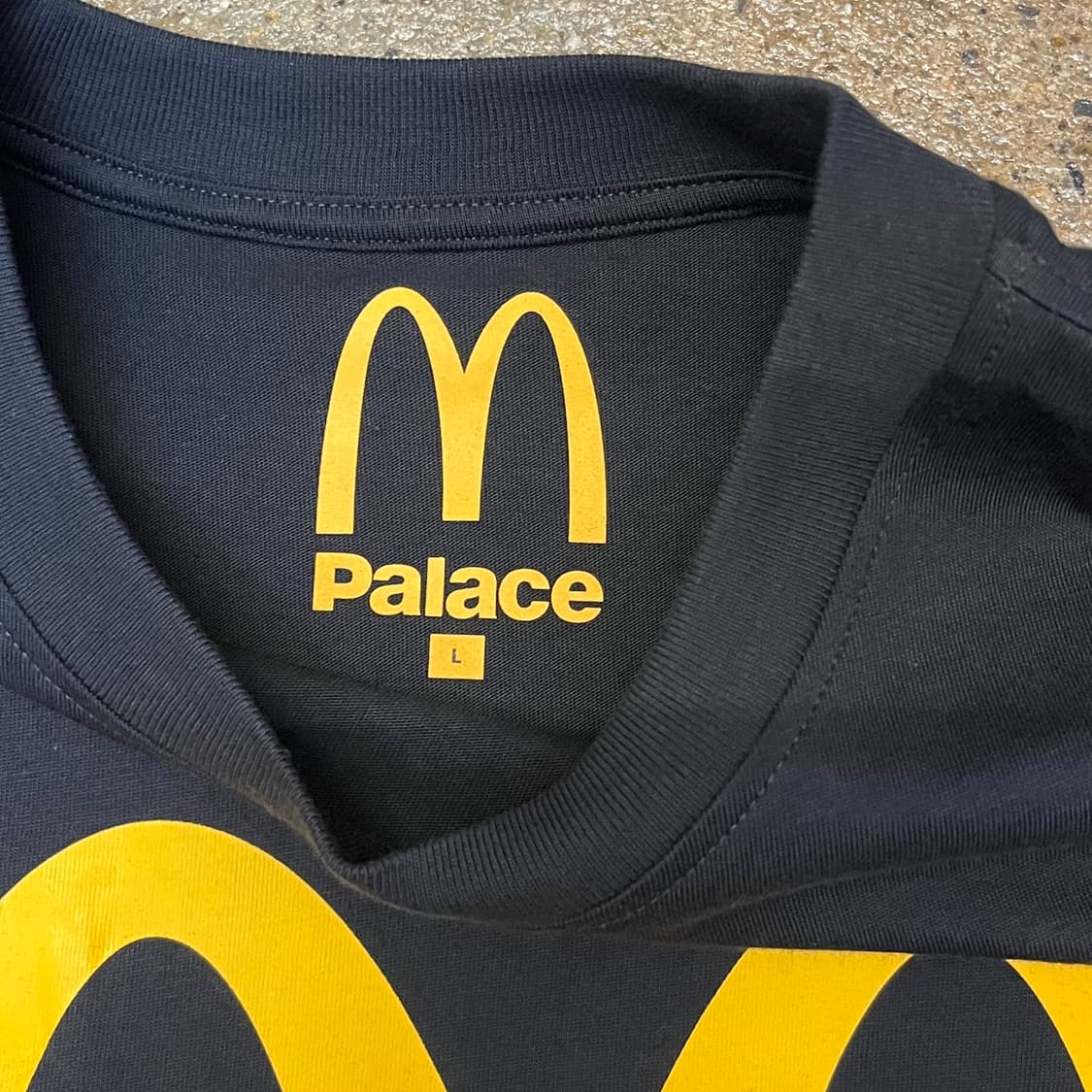 새상품 팔라스 맥도날드 콜라보 반팔 티셔츠 블랙 상품이미지4