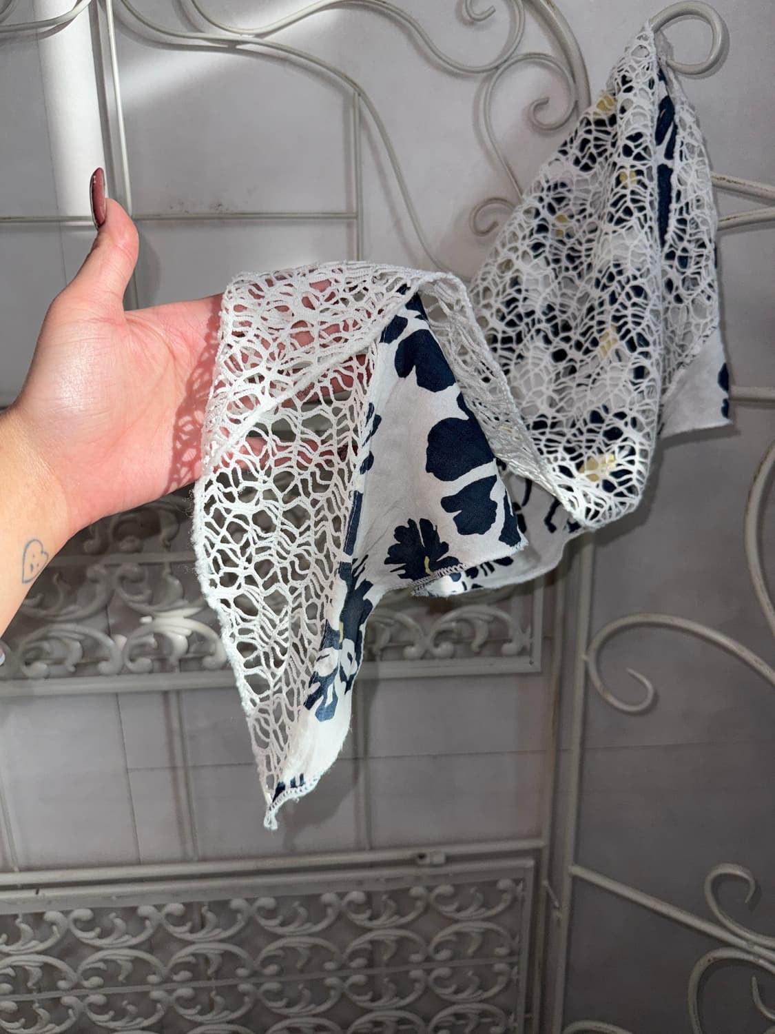 White navy net flower scarf 상품이미지5