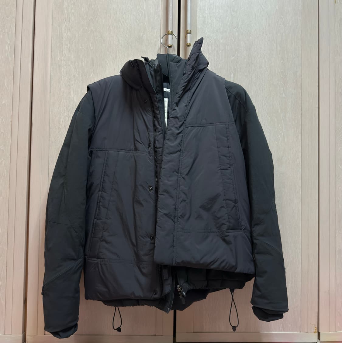 [2]아르반 라이트 패디드 자켓 차콜 상품이미지4