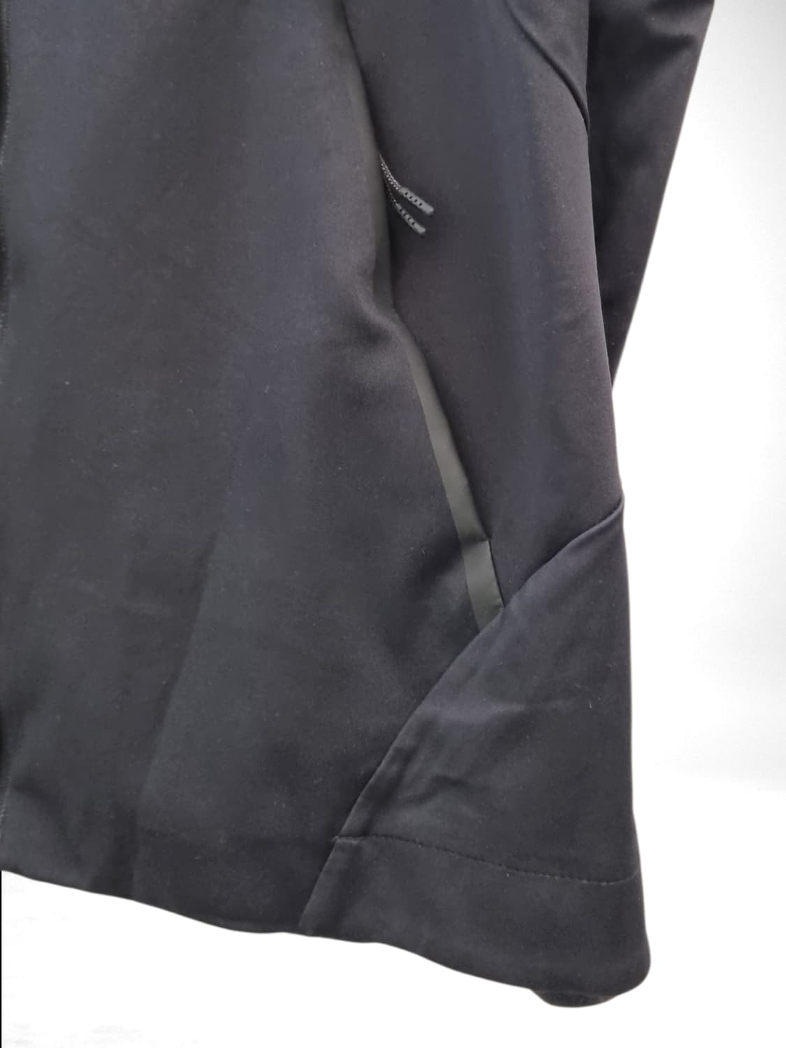 데상트 인텐스 트레이닝 후드자켓 95 상품이미지6