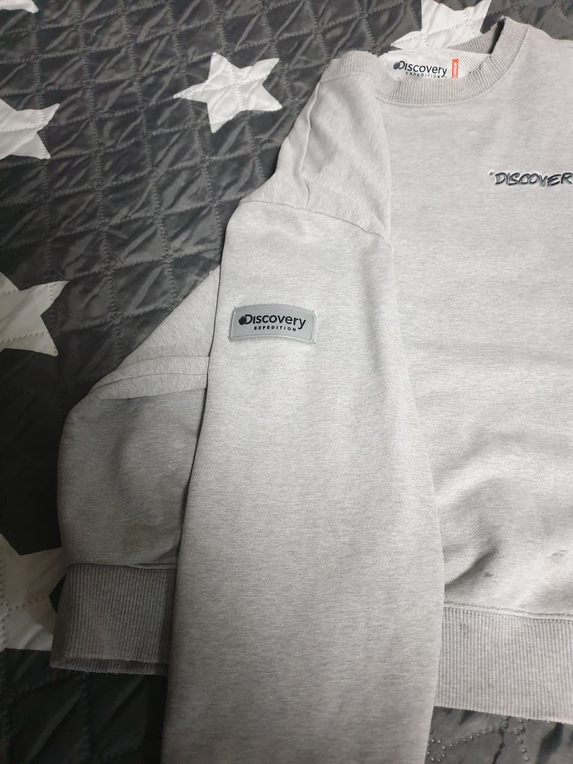 디스커버리 디스트로이드 커스텀 와펜 맨투맨 그레이 (100) 상품이미지2