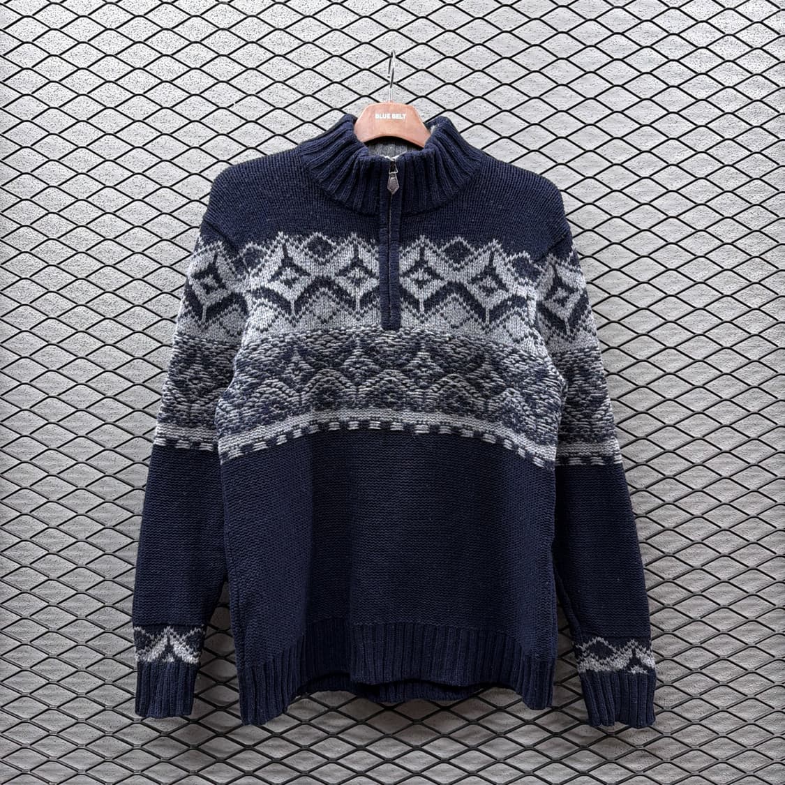 노드릭 패턴 반집업 니트 와이드시보리 디테일 네이비 상품이미지2