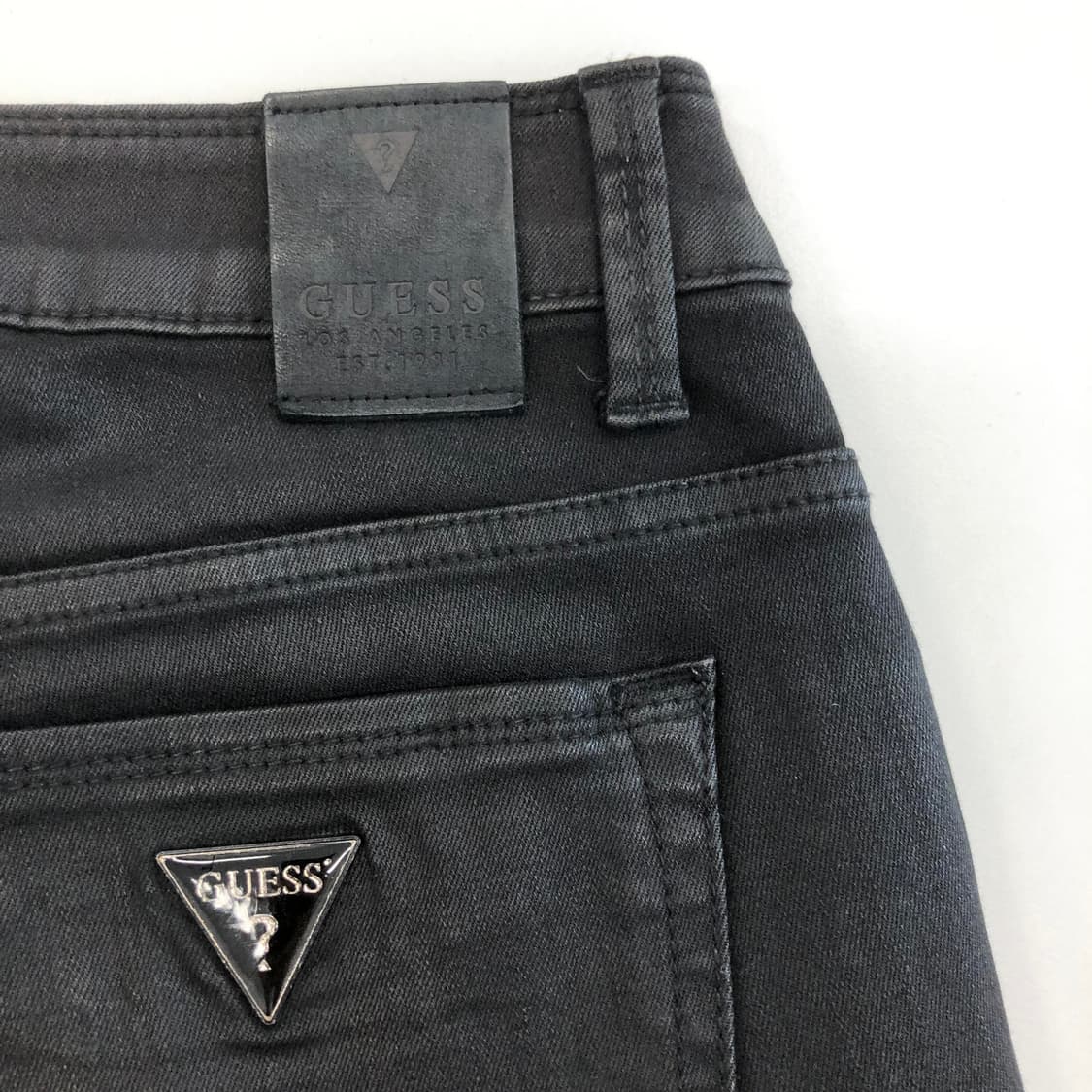 게스 코팅 프리미엄 블랙 스틸로고 데님진 31 인치 상품이미지4