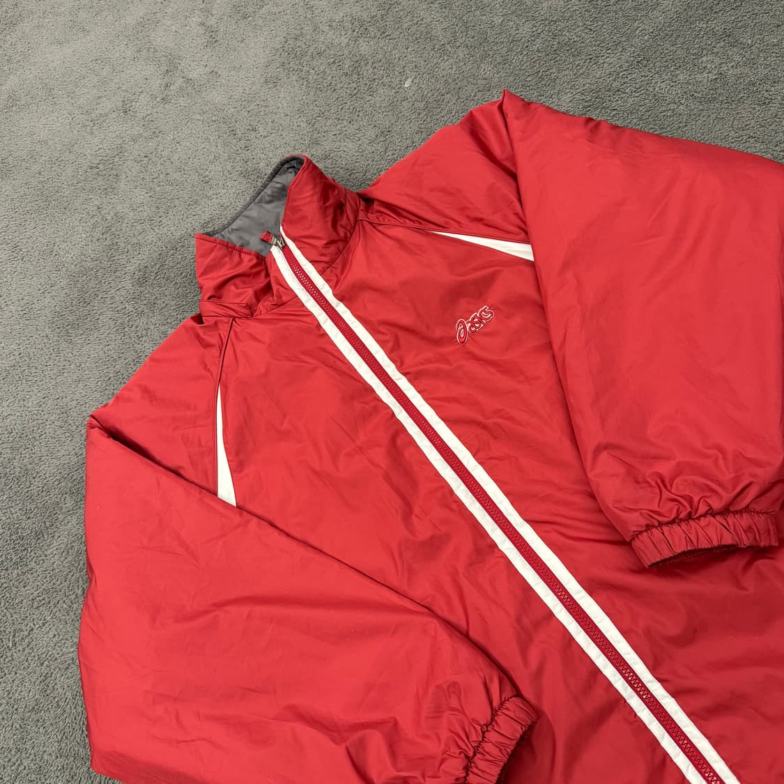 [정품/110] 아식스 올드스쿨 레드 바람막이 점퍼 상품이미지1
