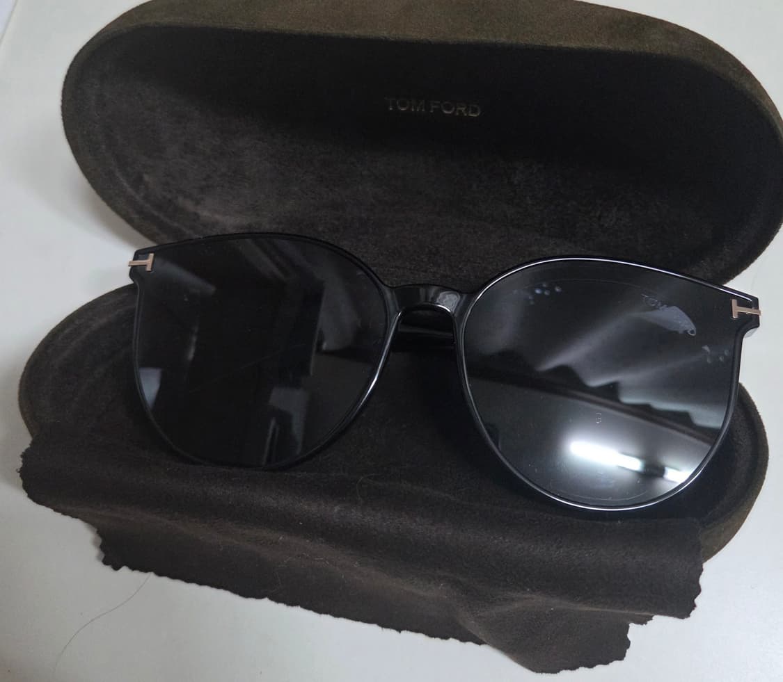톰포드 선글라스 상품이미지1