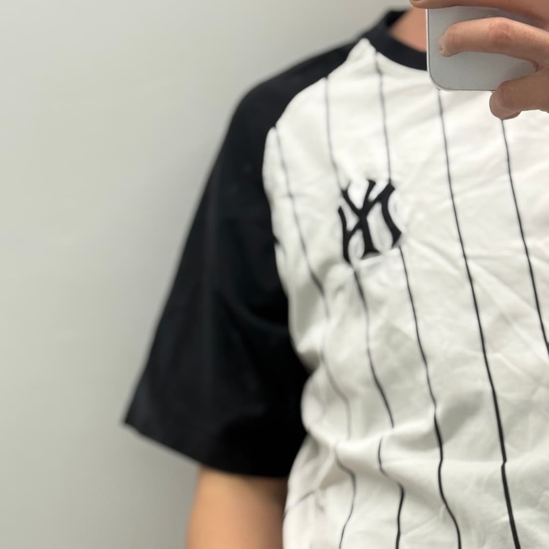 MLB 뉴욕양키즈 스트라이프 반팔 티셔츠 (화이트/블랙) 상품이미지2