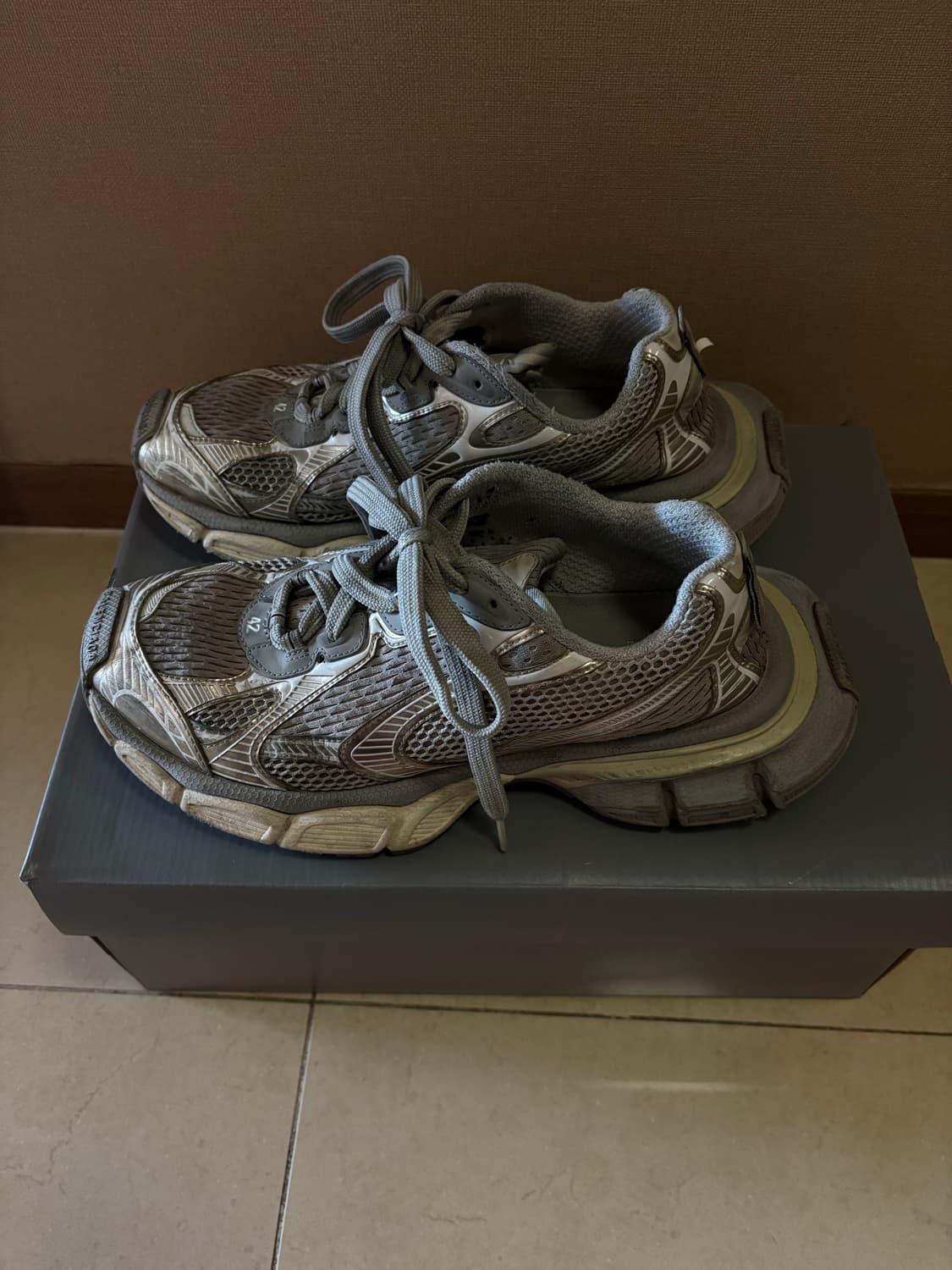 발렌시아가 3xl 에그쉘 42 상품이미지3