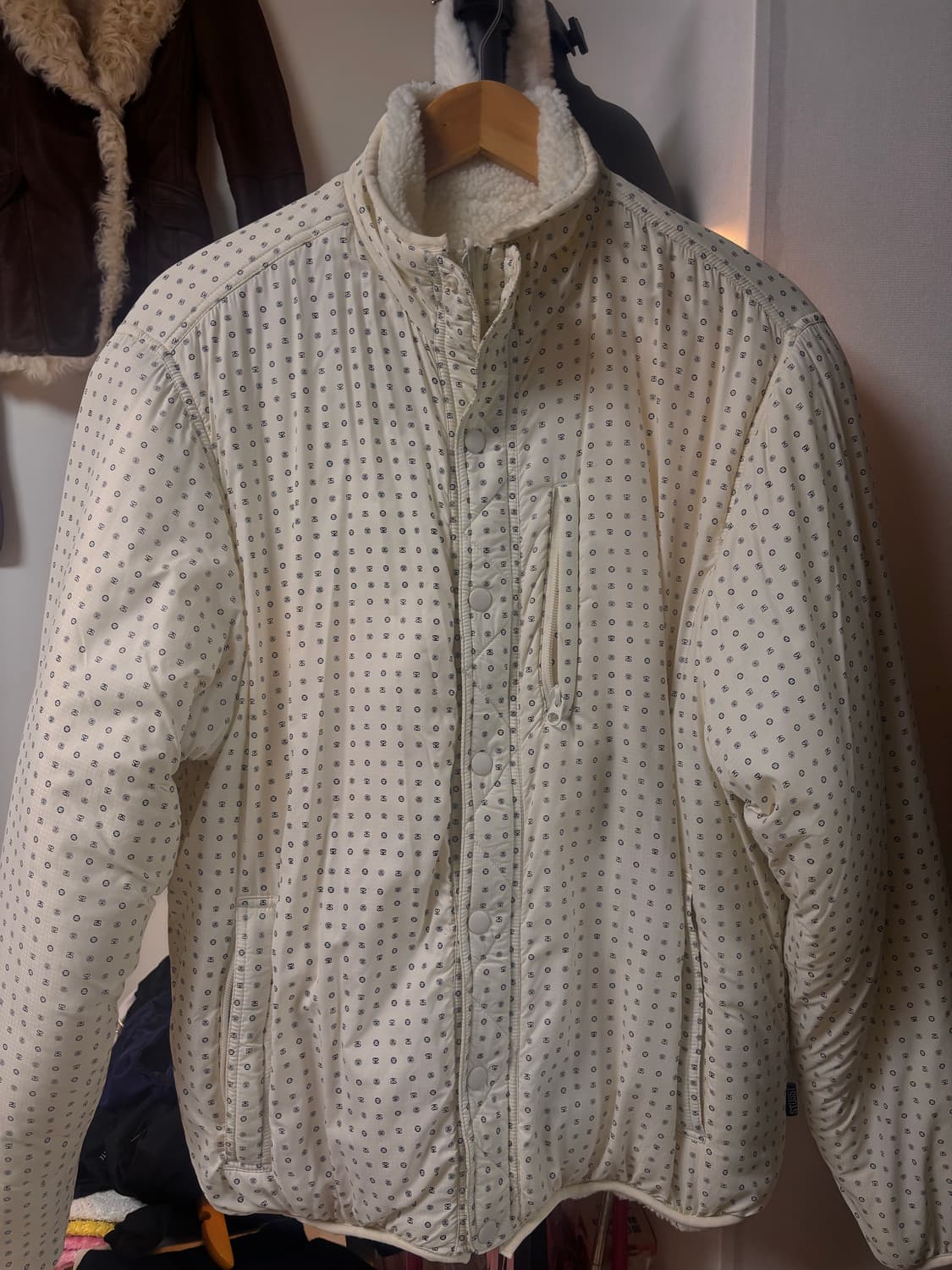 스투시 리버시블 패딩 상품이미지1