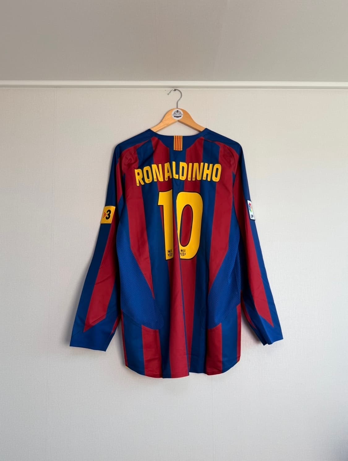 05-06 바르셀로나 홈 긴팔 새제품 Re-issue 상품이미지2