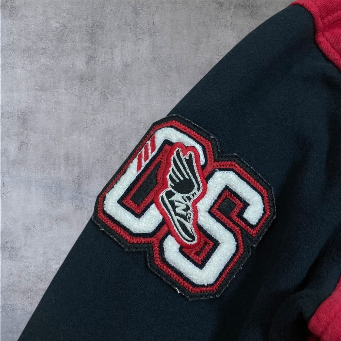 뉴발란스 레드 블랙 배색 코튼 스타디움 자켓 상품이미지3