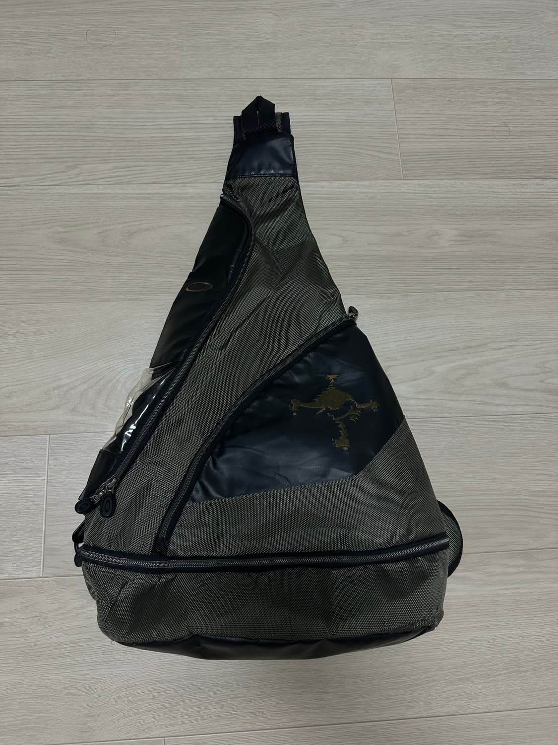 오클리 아카이브 슬링백 상품이미지1