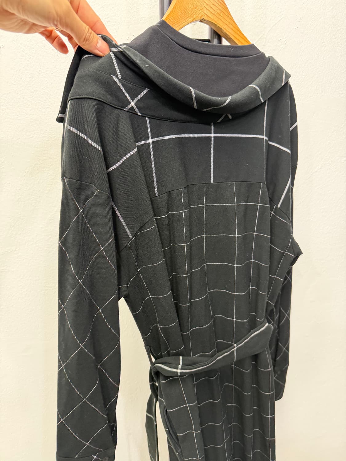 정품) 마쥬 블랙 체크 롱 셔츠형 절개 롱 원피스 1  상품이미지7