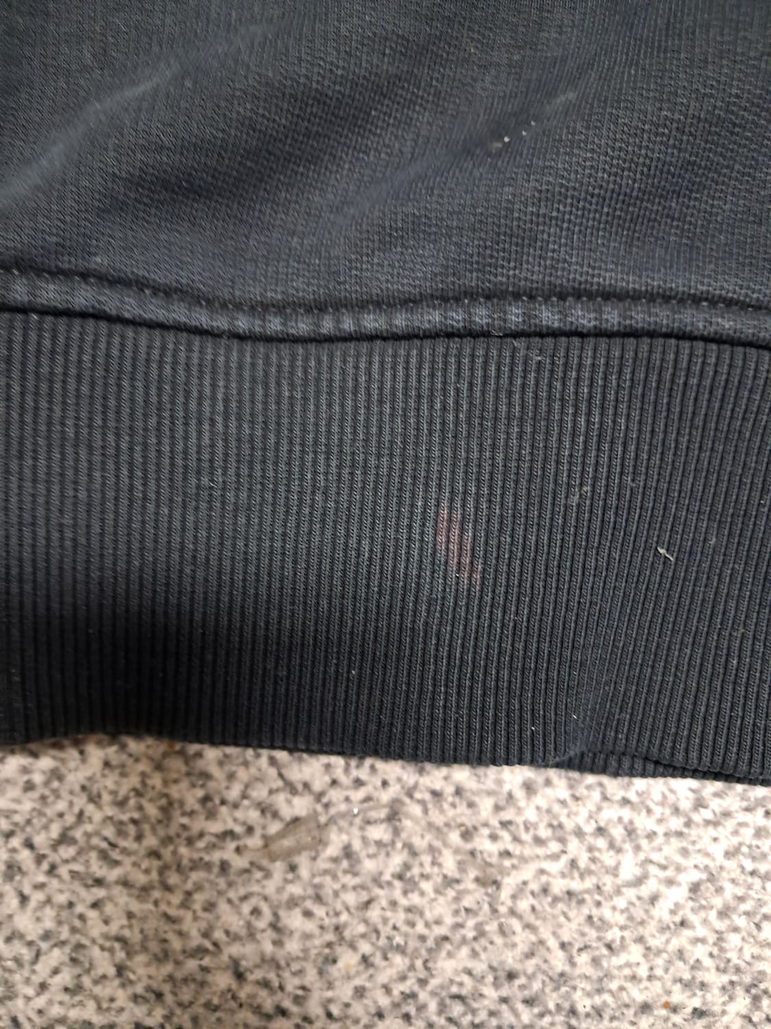 아미 스몰하트 블랙맨투맨 상품이미지6