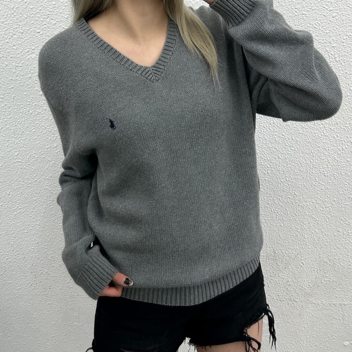 폴로 랄프로렌 네이비포니 딥그레이 브이 니트 M 상품이미지1