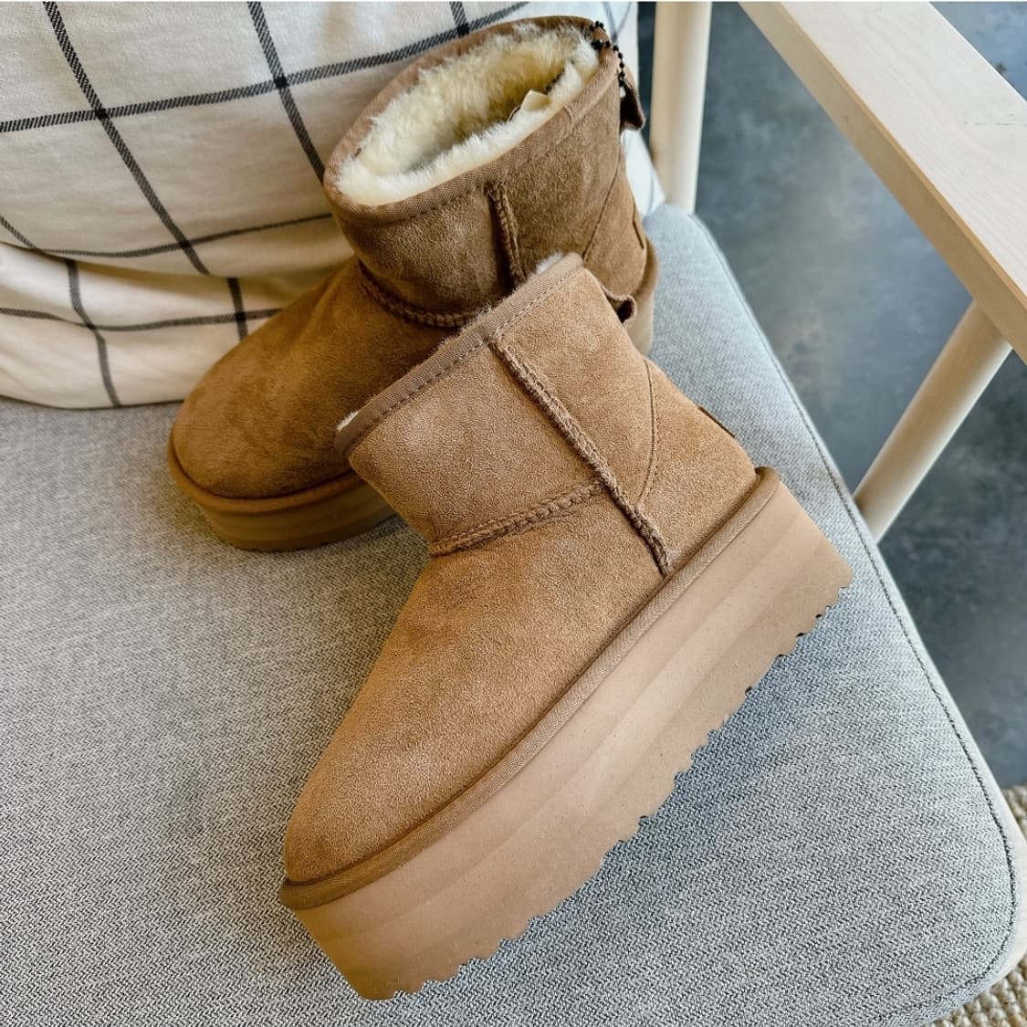 호주 어그 클래식 미니 플랫폼 230 ugg 상품이미지1