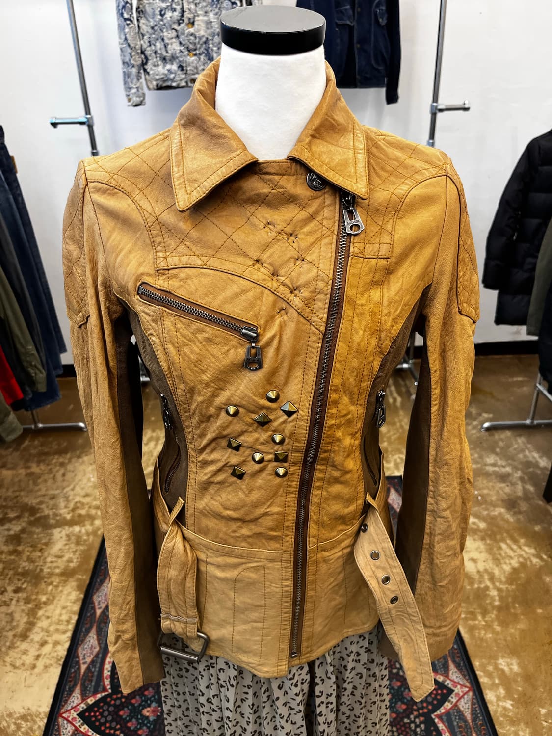 Moussy 피그 스킨 스터드 라이더 자켓 상품이미지4