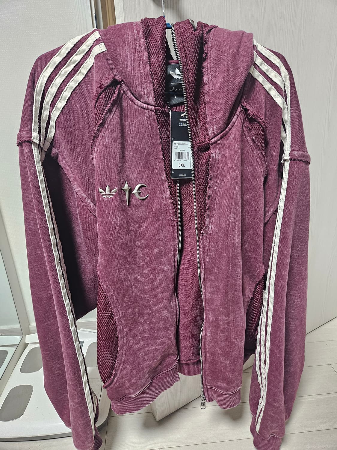 떠그클럽 아디다스 마룬 색상 판매 합니다 상품이미지3