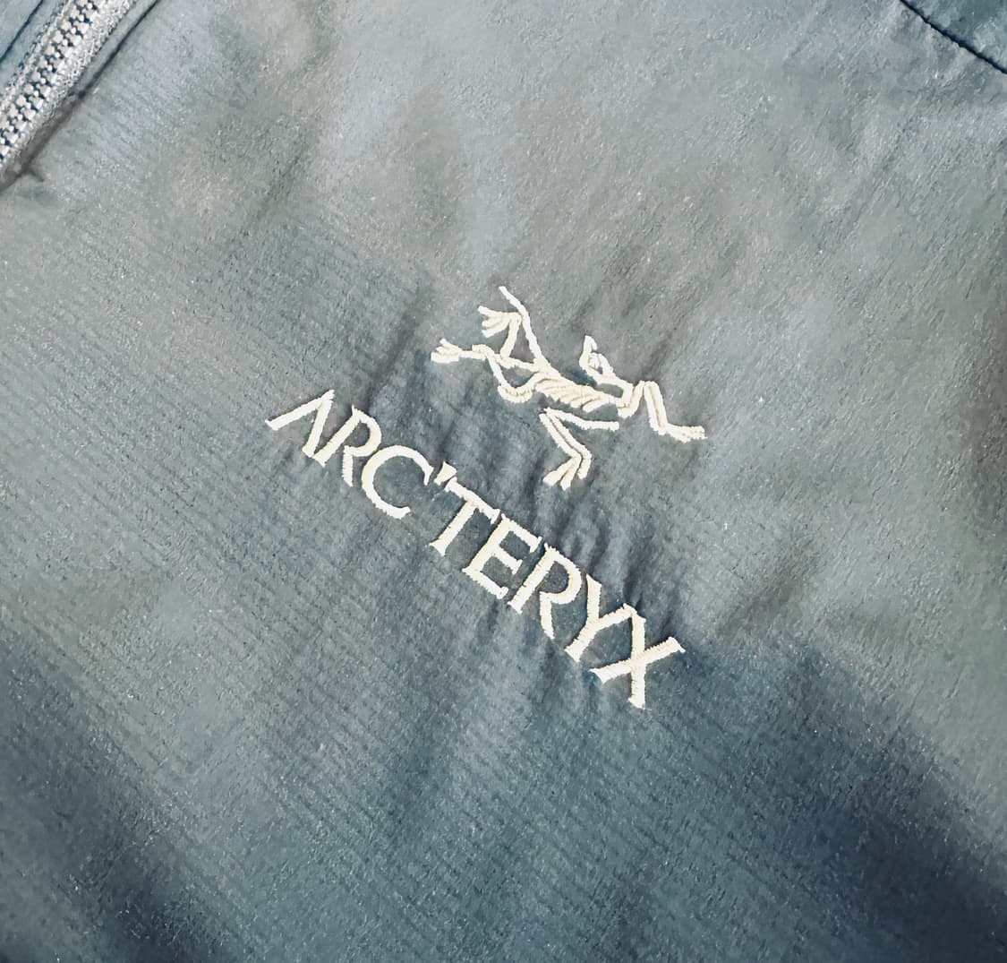 아크테릭스 아톰 LT 후디 블랙 사파이어 XL 신품급 네이비 상품이미지1