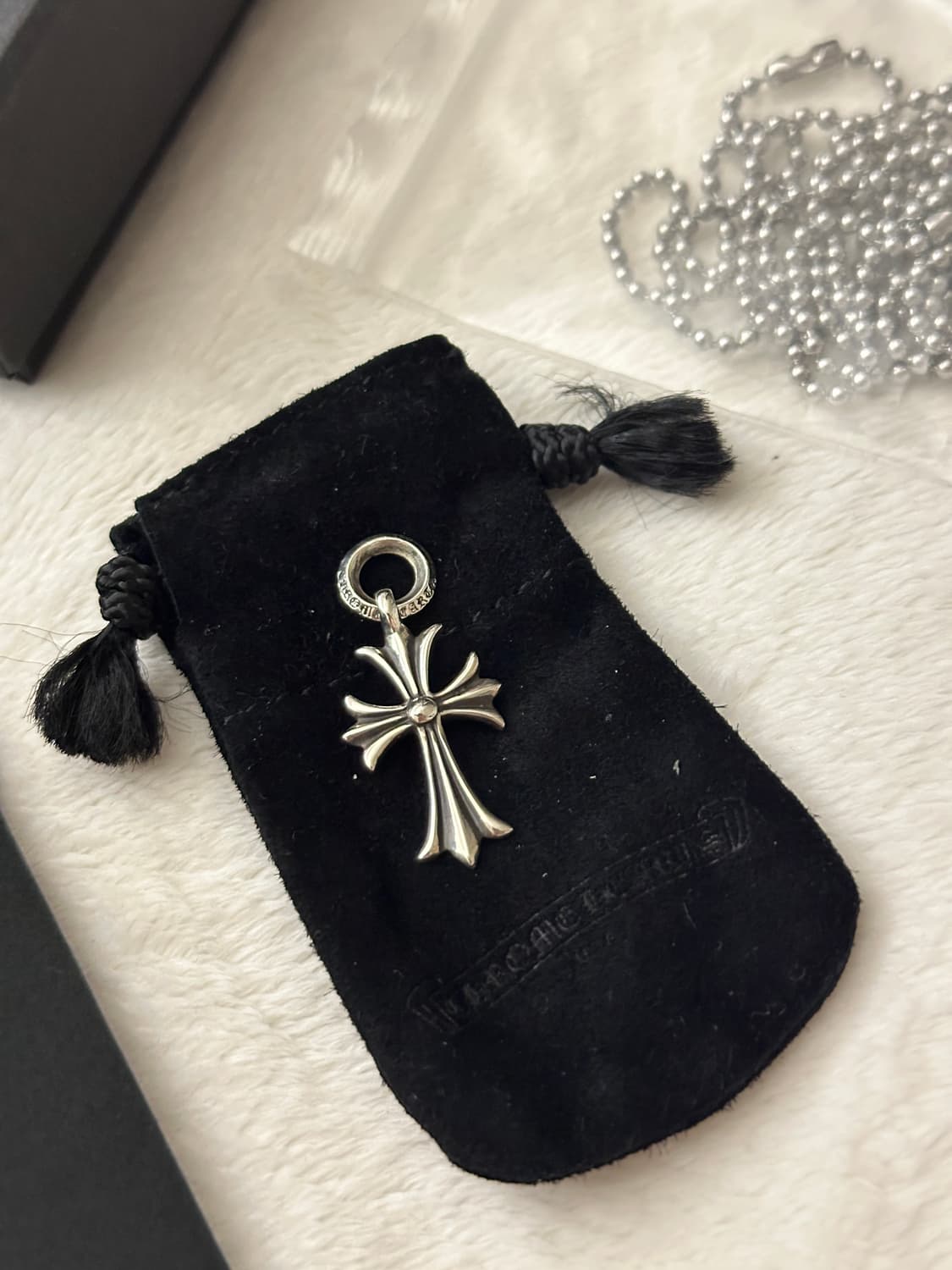 크롬하츠 타이니 크로스 참 상품이미지3