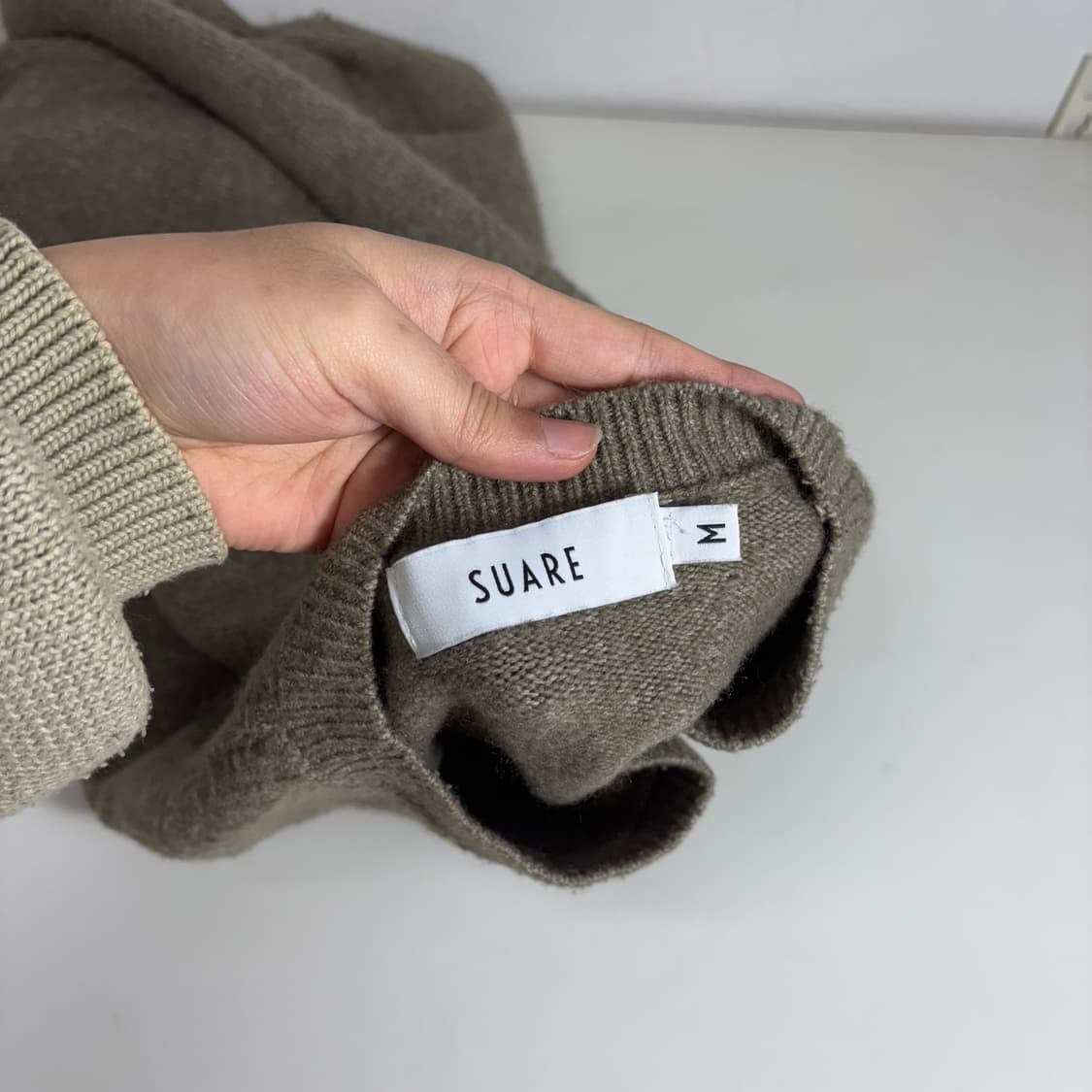 M 100 수아레 라이트브라운 루즈오버핏 라운드니트 상품이미지4