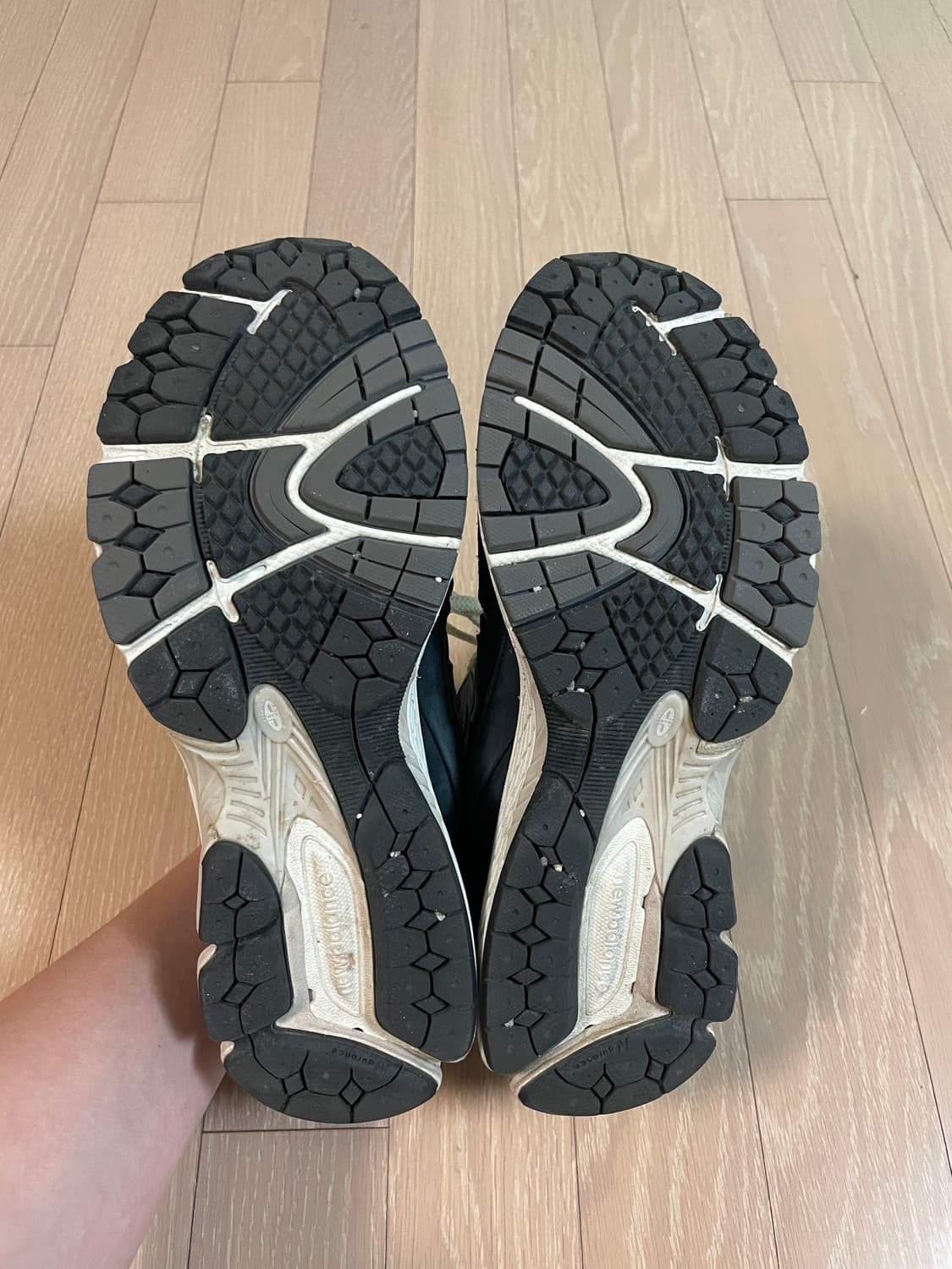 (270)뉴발란스 2002r 프리미엄 빈티지 네이비 그레이 상품이미지4